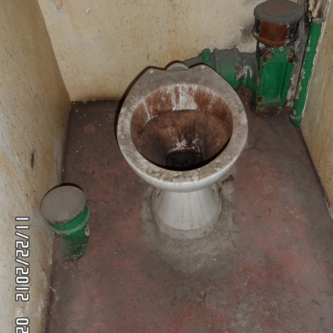toilet pan in rental bungalow